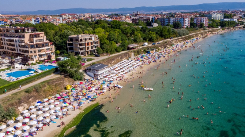 На море в Равда през септември