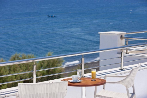 Alesahne Beach Hotel 4*