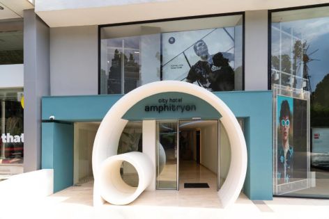 Amphitryon City Hotel