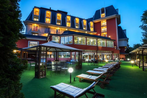 Балнеокомплекс и СПА хотел АКВАТОНИК